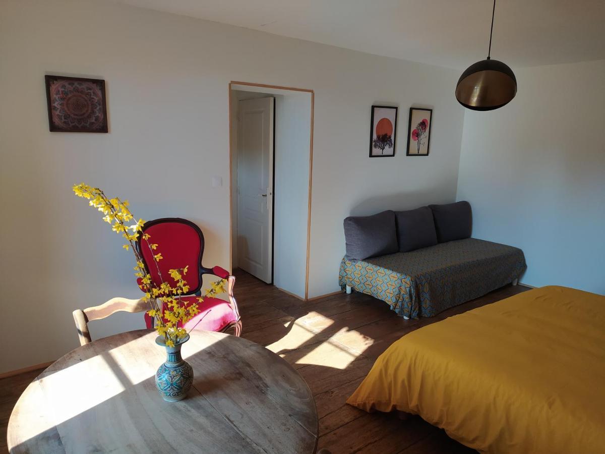 Avol D'Oiseau Bed & Breakfast Villers-Farlay Exterior photo