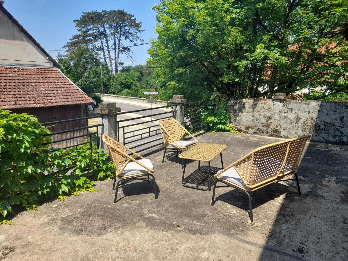 Avol D'Oiseau Bed & Breakfast Villers-Farlay Exterior photo